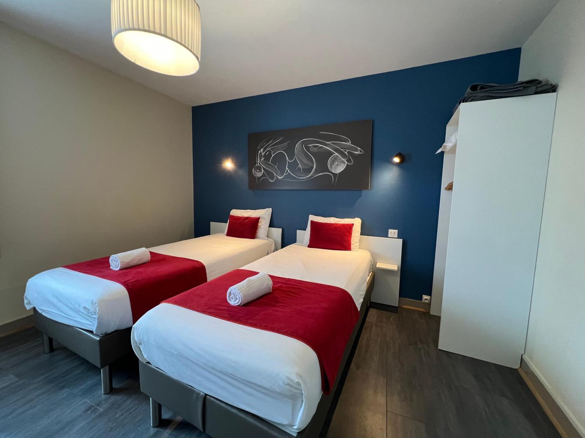 Brit Hotel Du Parc Niort Centre-Parking Gratuit Eksteriør bilde