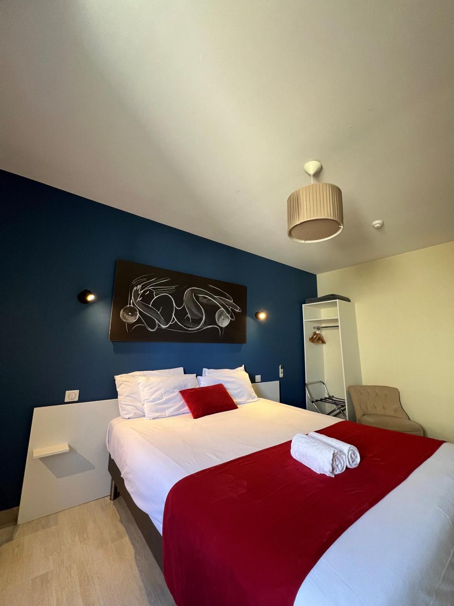 Brit Hotel Du Parc Niort Centre-Parking Gratuit Eksteriør bilde