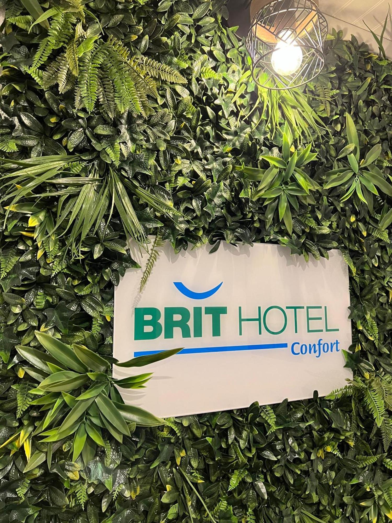 Brit Hotel Du Parc Niort Centre-Parking Gratuit Eksteriør bilde