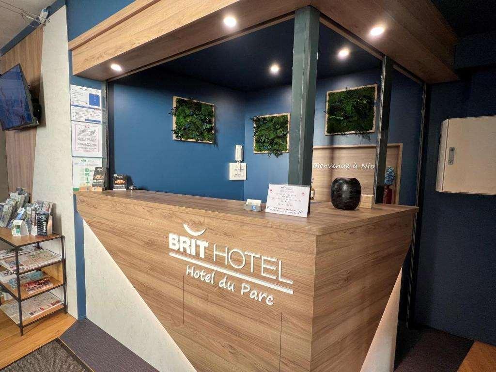 Brit Hotel Du Parc Niort Centre-Parking Gratuit Interiør bilde