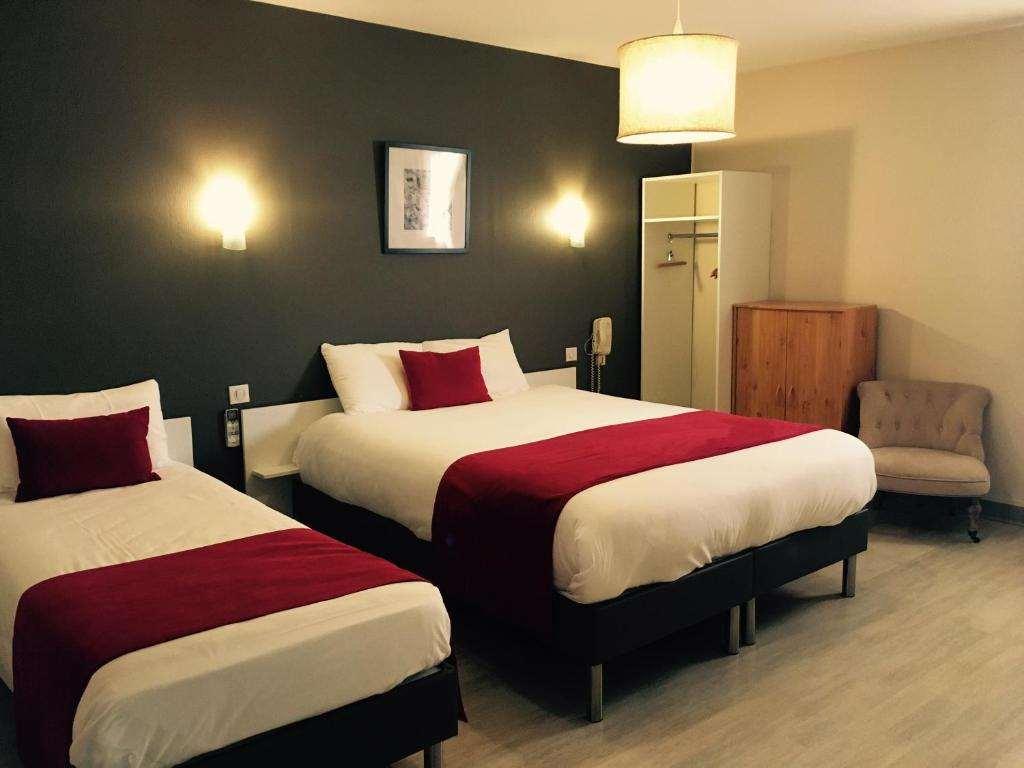 Brit Hotel Du Parc Niort Centre-Parking Gratuit Rom bilde