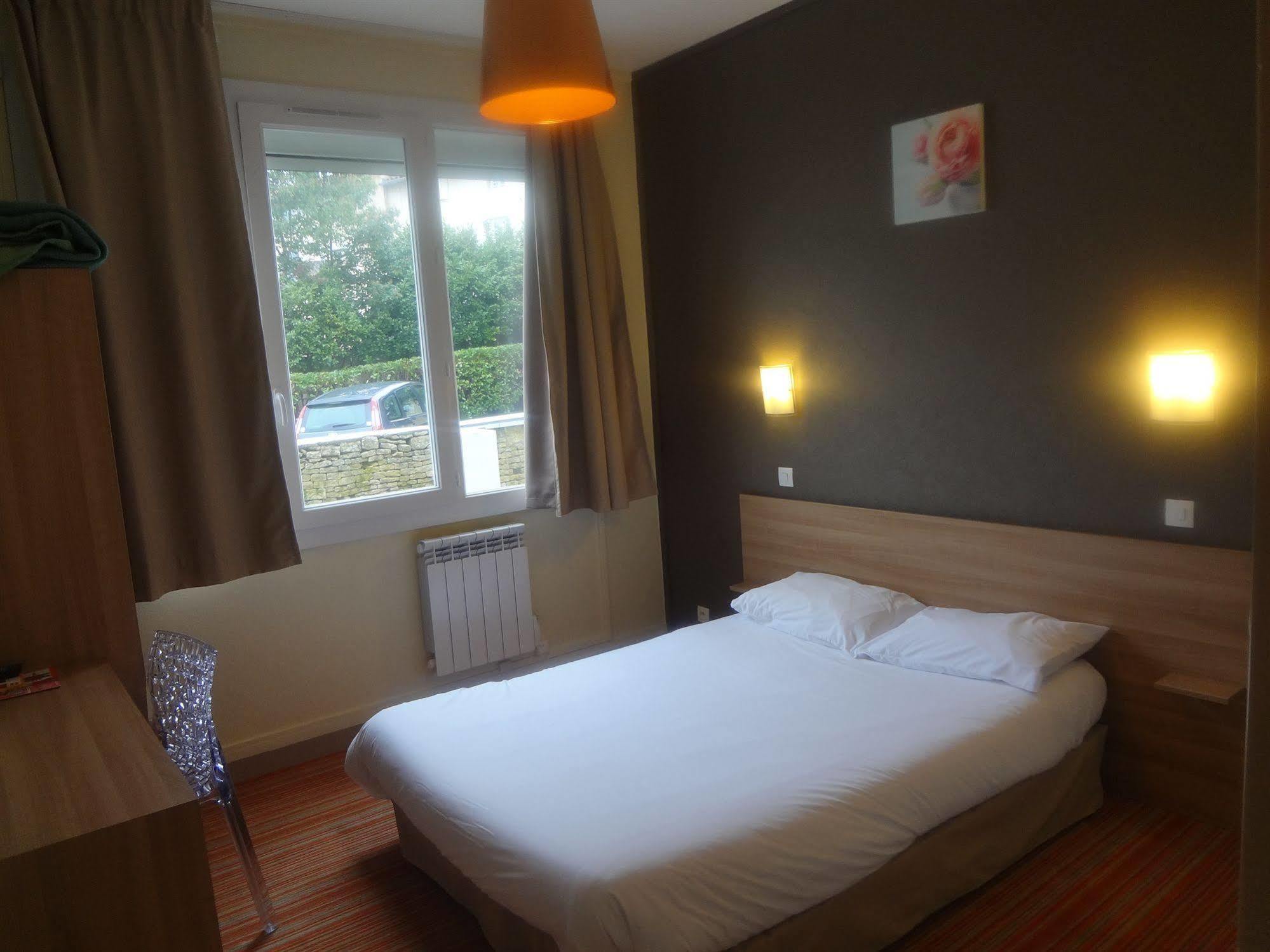 Brit Hotel Du Parc Niort Centre-Parking Gratuit Eksteriør bilde